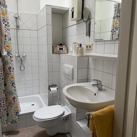 Homestay szállás Messezimmer Tarantino *